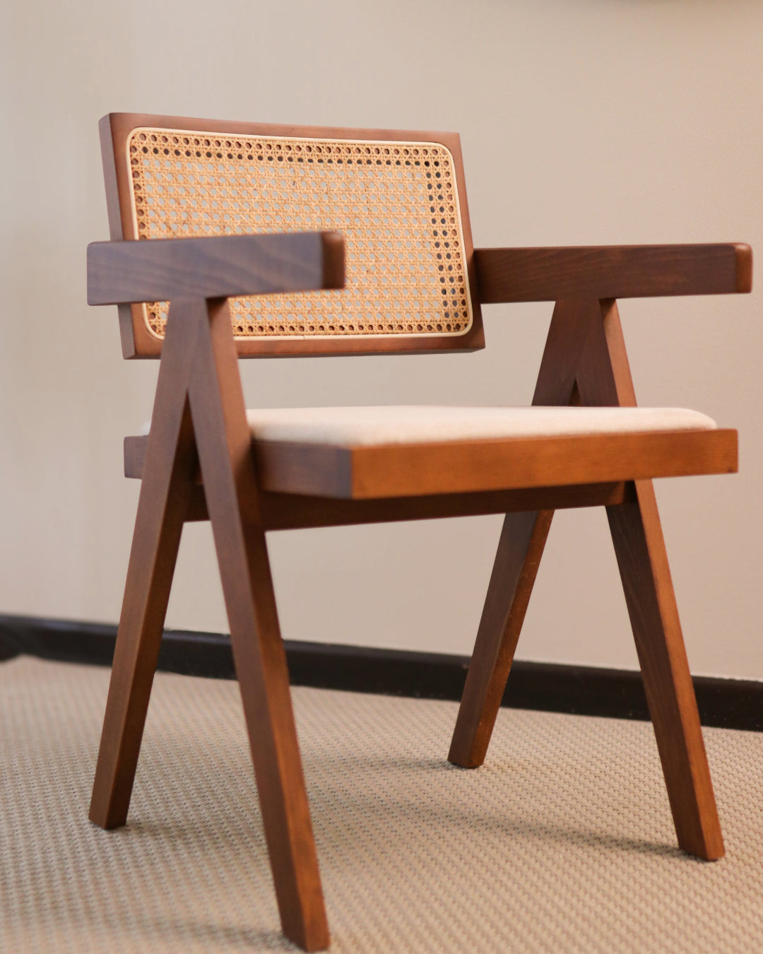 SILLA JEANNERET